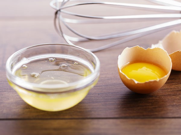 درمان موی خشک و آسیب دیده با تخم مرغ