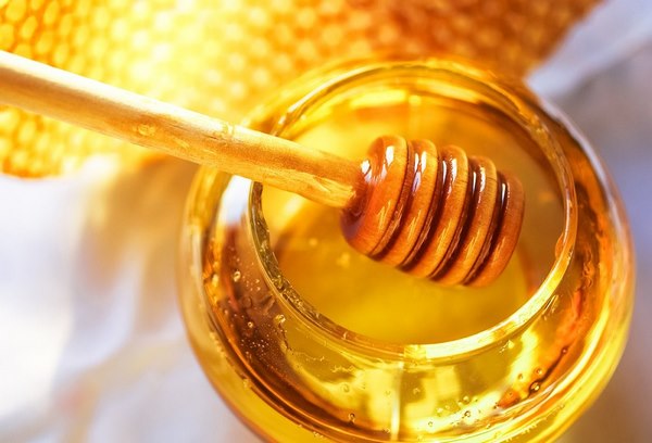 خواص عسل برای تقویت مو